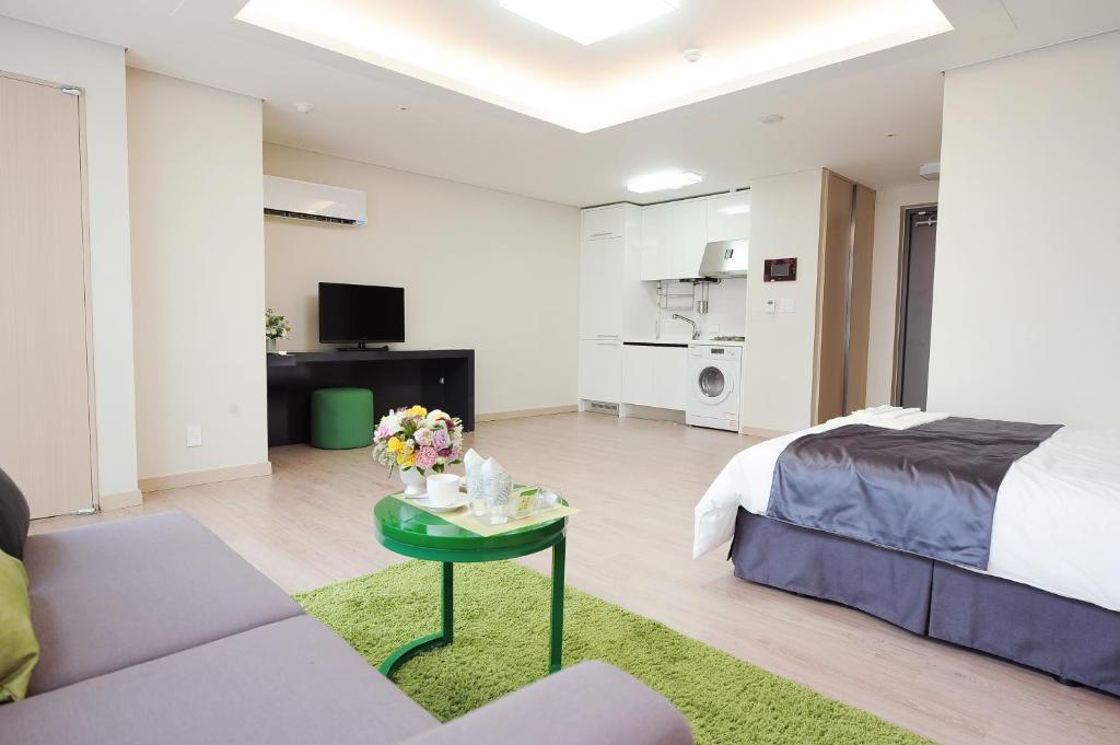 The River Serviced Hotel 2*