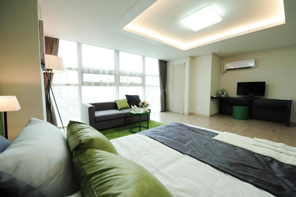 Hotel The River Serviced Seoul