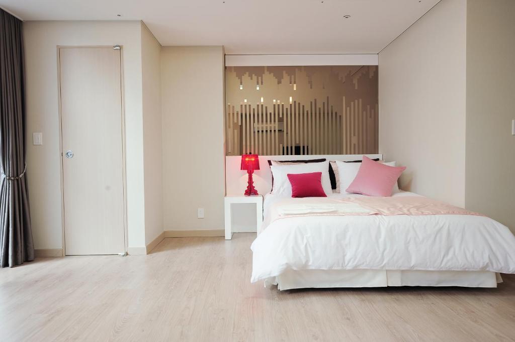 The River Serviced Hotel 2*